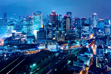  Osaka-stad bij nacht © leungchopan