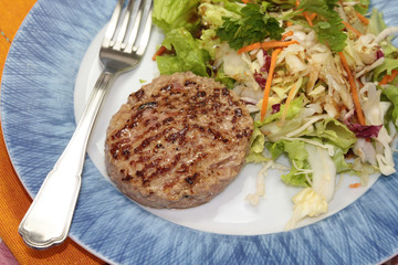 steak de veau et salade