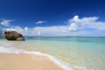 コマカ島の美しいビーチ