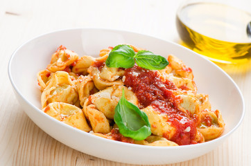 Tortellini with tomato sauce and cheese