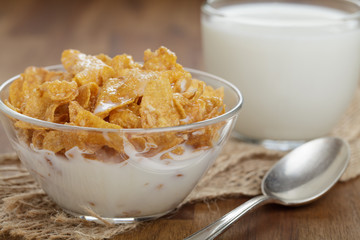 Cornflakes mit Milch
