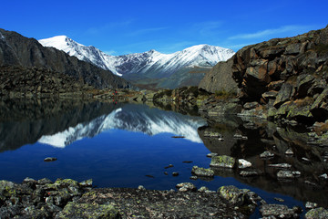 Fototapeta na wymiar Mountain Altai (Russia). Lake of mountain spirits.