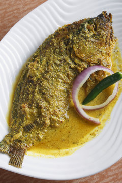 Maacher Jhol - A Bengali Fish Curry