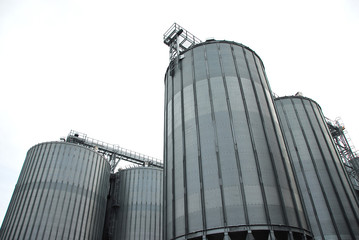 Getreidesilos © H.D.Volz