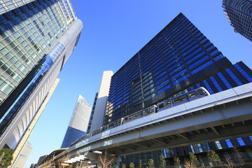 Naklejka premium Monorail and Skyscrapers in Shiodome