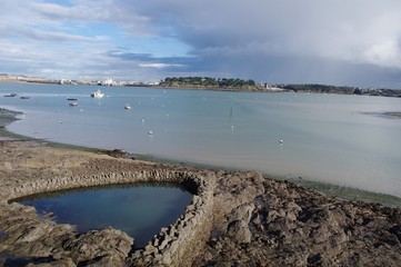 Le bassin de pierres