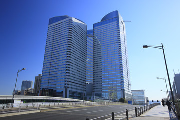 Fototapeta na wymiar buildings around Kachidoki Station
