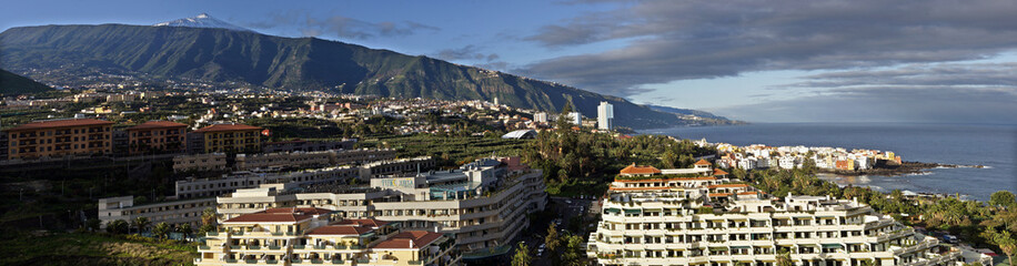 Naklejka premium Punta Brava - malerisches Dorf auf den Klippen
