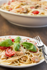 Chicken, tomato and basil linguine