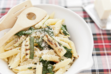 Penne with zucchini and spinach - 61737758