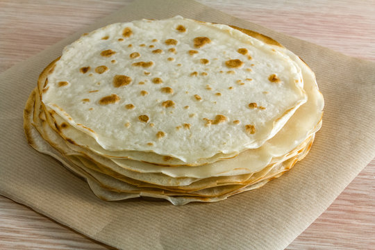 Piadina romagnola, traditional italian food