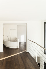 Obraz na płótnie Canvas beautiful interior of a new apartment, view bathtub