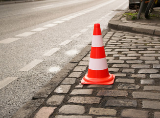 Verkehrskegel2102a