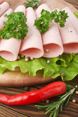 Fresh ham slices with lattuce
