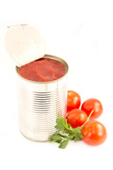 Can of tomato sauce