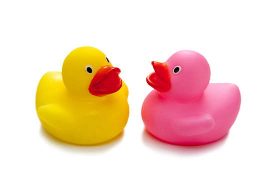canards en plastique jaune et rose