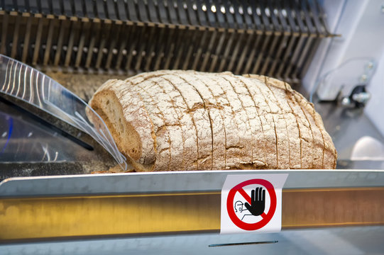 Brotschneidemaschine