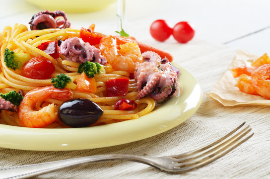 Seafood spaghetti marinara pasta dish