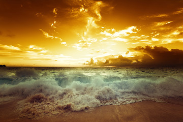 Panele Szklane  zachód słońca na plaży Seszeli