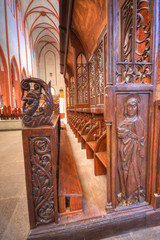 Bogato zdobione stalle bazylika św. Elżbiety we Wrocławiu - obrazy, fototapety, plakaty