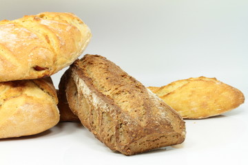 pain aux céréales et pain blanc