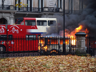 burning van - 61820942