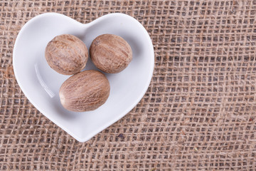Nutmeg in  cup