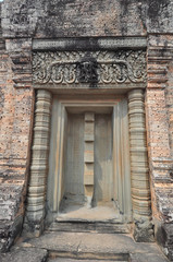 Fototapeta na wymiar Piękne szczegóły East Mebon świątyni Angkor w Kambodży