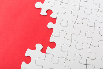 Obraz premium Puzzle missing on red background