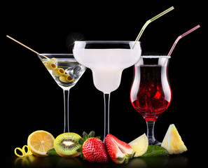 alcohol cocktail set with summer fruits