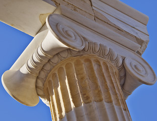 ancient greek  ionian order column detail