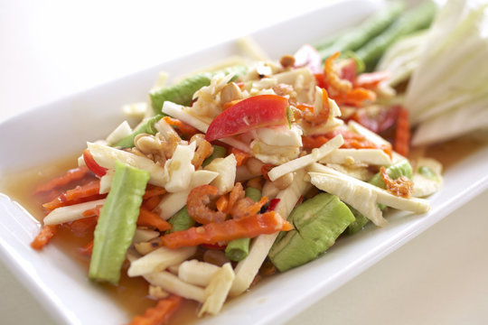 spicy coconut and carrot salad with herb