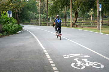 Fototapeta premium pathway for bike and cyclists