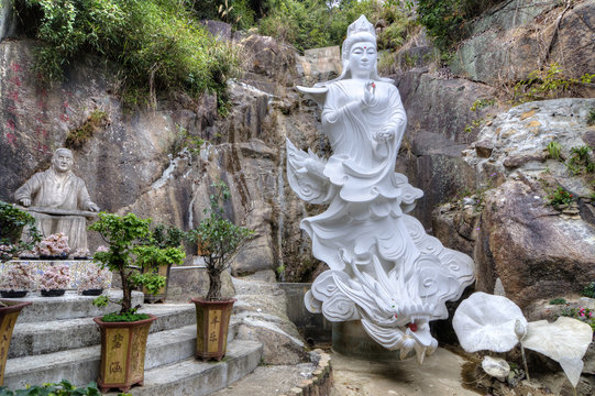 Kwun Yam Statue, Ten Thousand Buddhas Monastery