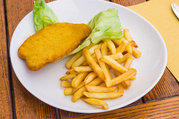 Cutlet with chips