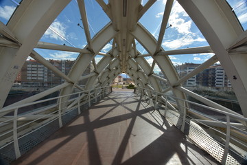 puente de arquitectura moderna
