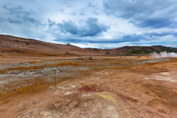 Fototapeta na wymiar Kamień na pustyni obszarze Hverir geotermalnej, Islandii