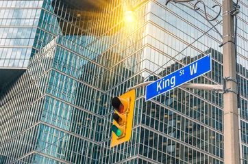 Kussenhoes King Street Sign - Centrum van Toronto © Mirko Vitali