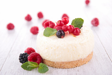 cheesecake and berries