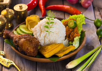 nasi ayam penyet, indonesian fried chicken rice