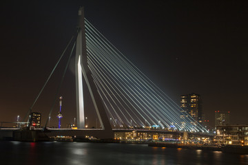 Fototapeta na wymiar Erasmus bridge in Rotterdam.