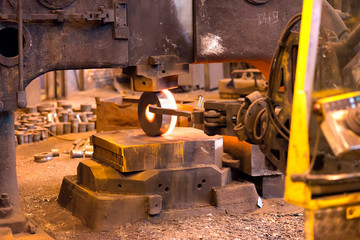 schmieden von Gussteilen // steel mill