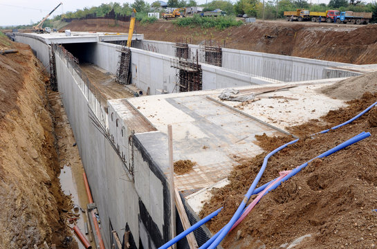 Tunnel construction
