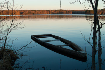 A flooded boat (landscape 2)