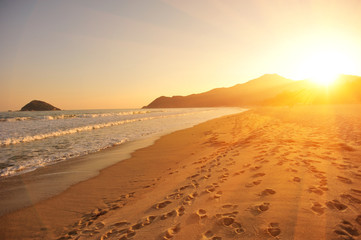 sunrise / sunset at beach