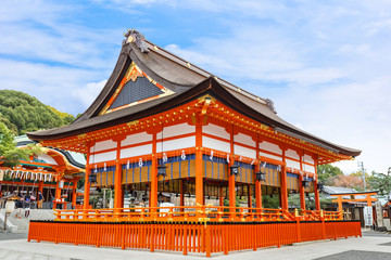 Fototapeta premium A shrine at Fushimi Inari-taisha complex in Kyoto
