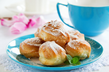 profiteroles with cream