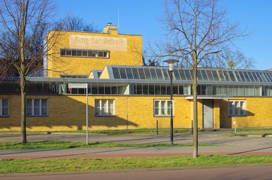 Dessau Hiistorisches Arbeitsamt - Dessau historic job center 01
