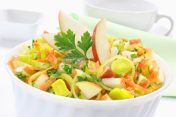Salad with leek, carrots and apples