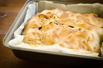 Panada, torta salata ripiena di agnello e patate, cucina sarda